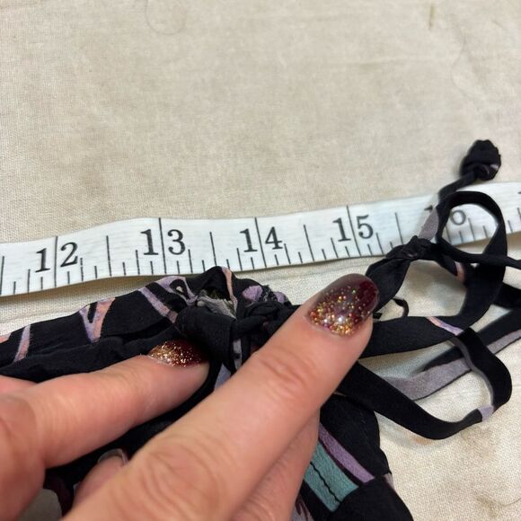 Ladies Tucker Brand Black and Floral Side Tie Pants Size Medium - Picture 12 of 14